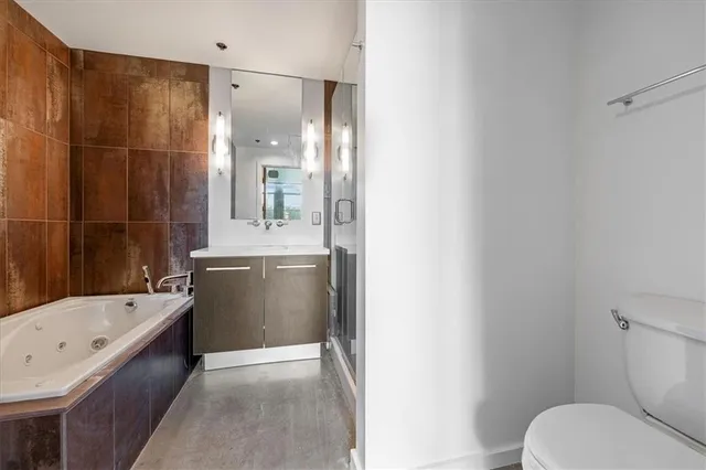 $290,000 | 136 Main Street, Unit 204, Kansas City, MO 64105