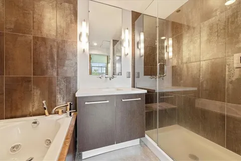 $275,000 | 136 Main Street, Unit 204, Kansas City, MO 64105