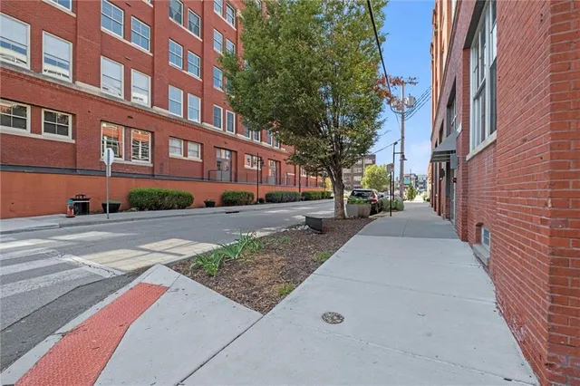 $290,000 | 136 Main Street, Unit 204, Kansas City, MO 64105