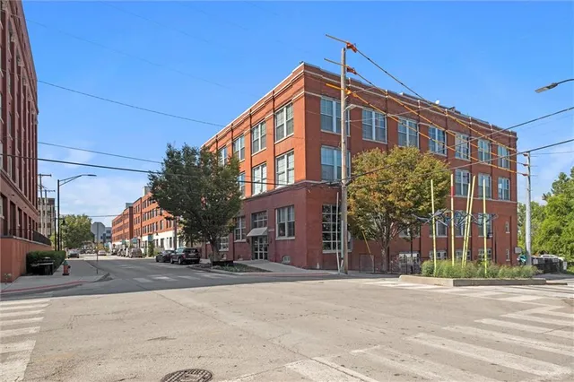 $290,000 | 136 Main Street, Unit 204, Kansas City, MO 64105