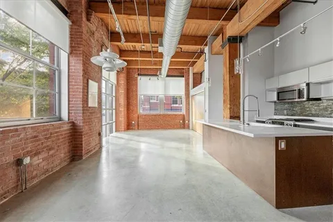 $275,000 | 136 Main Street, Unit 204, Kansas City, MO 64105