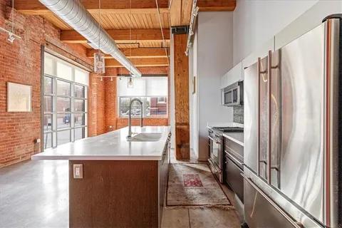 $275,000 | 136 Main Street, Unit 204, Kansas City, MO 64105