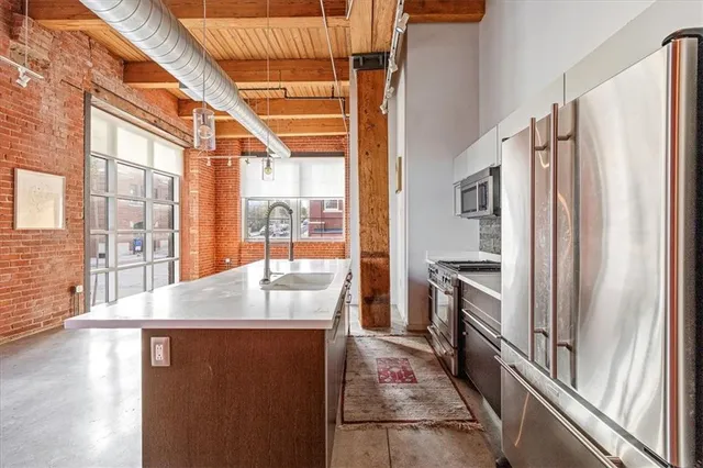 $290,000 | 136 Main Street, Unit 204, Kansas City, MO 64105