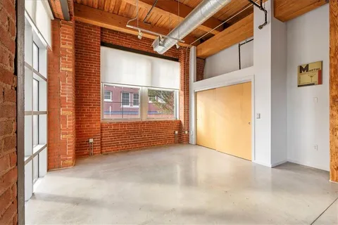 $275,000 | 136 Main Street, Unit 204, Kansas City, MO 64105