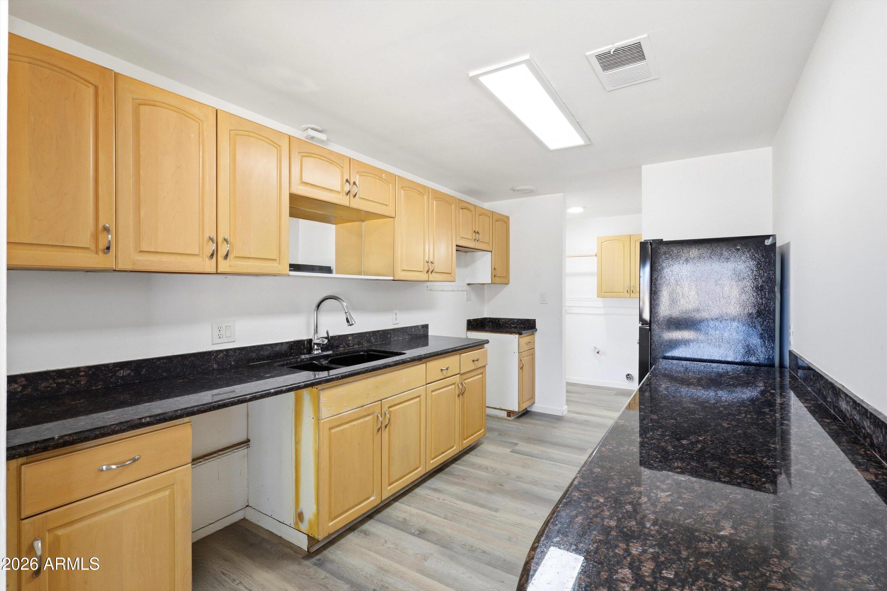 3433 East Coronado Road Phoenix, AZ 85008 - Photo 4 of 16 06-IMG_4512