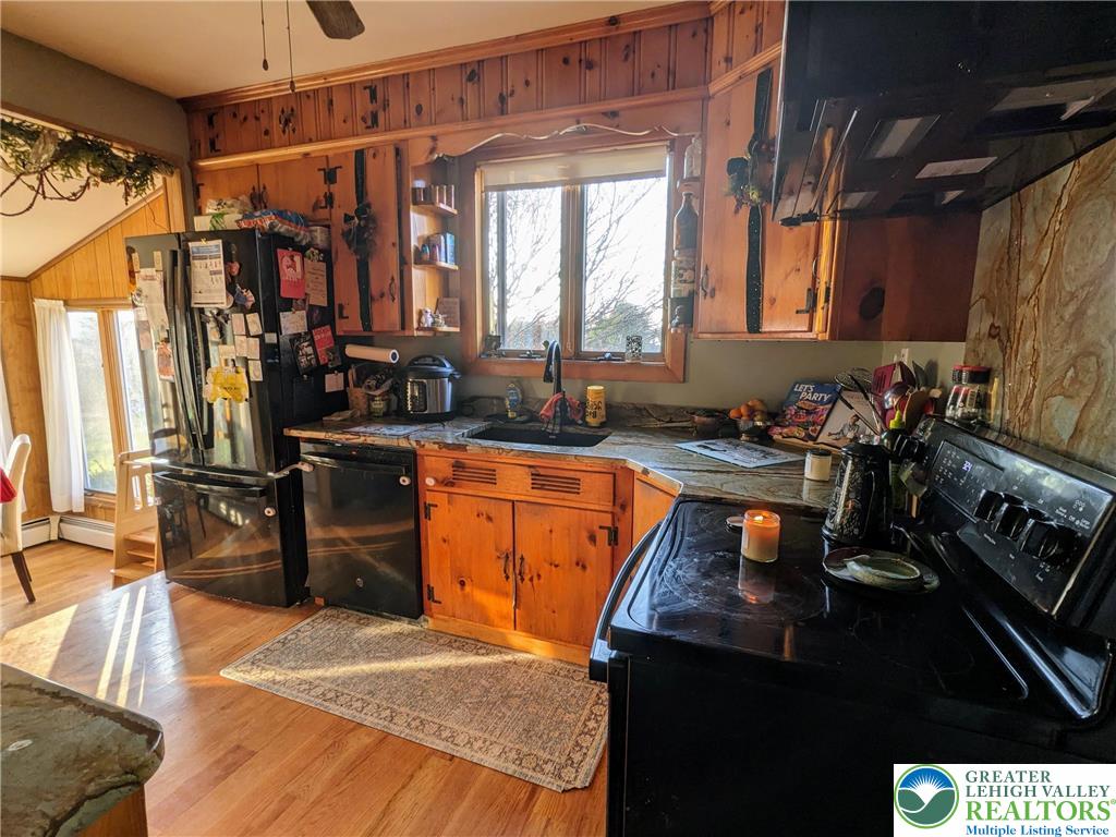 538 Belfast Road Nazareth, PA 18064 - Photo 16 of 25 a kitchen that has a sink and a stove