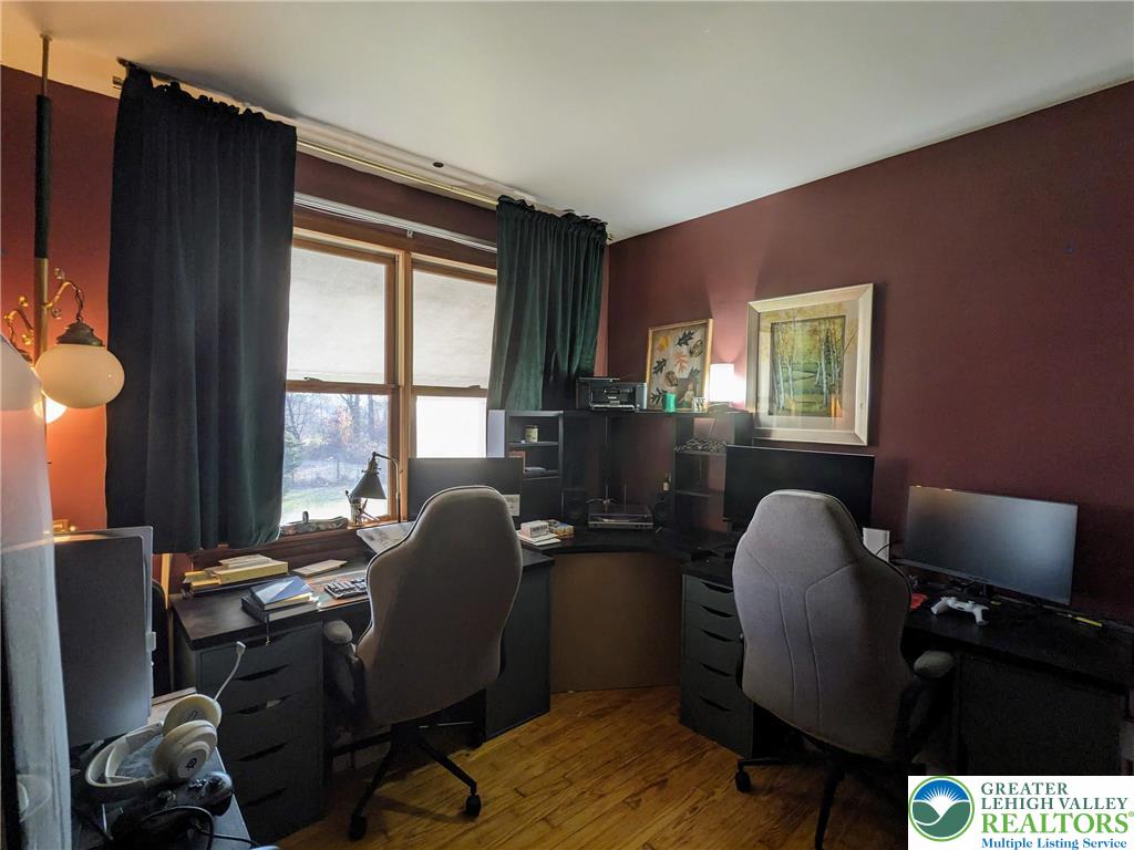 538 Belfast Road Nazareth, PA 18064 - Photo 22 of 25 a workspace with furniture and a window