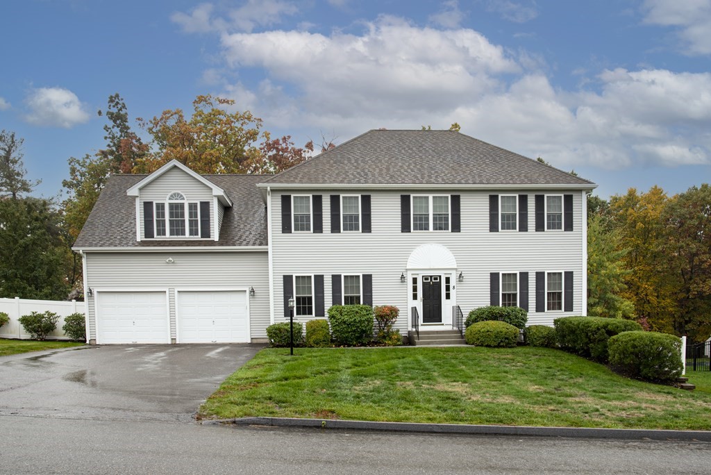 8 West Ledge Road Clinton, MA 01510 - Photo 1 of 17