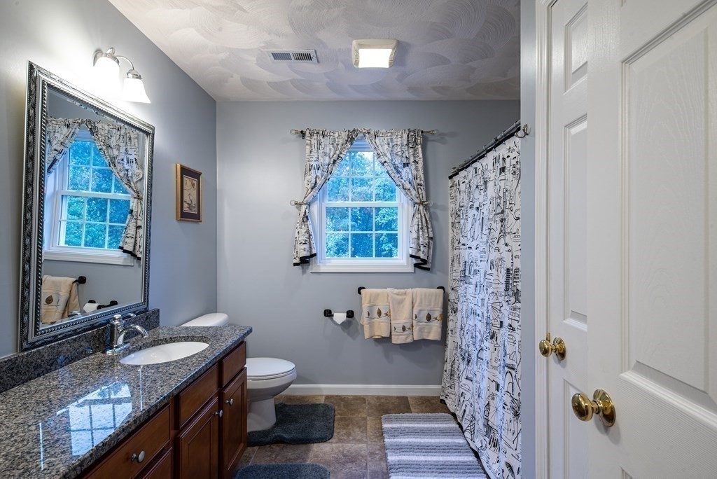 8 West Ledge Road Clinton, MA 01510 - Photo 11 of 17