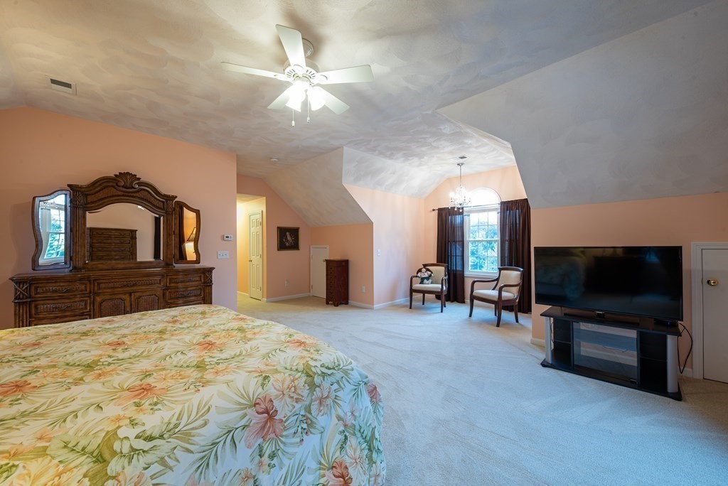 8 West Ledge Road Clinton, MA 01510 - Photo 8 of 17