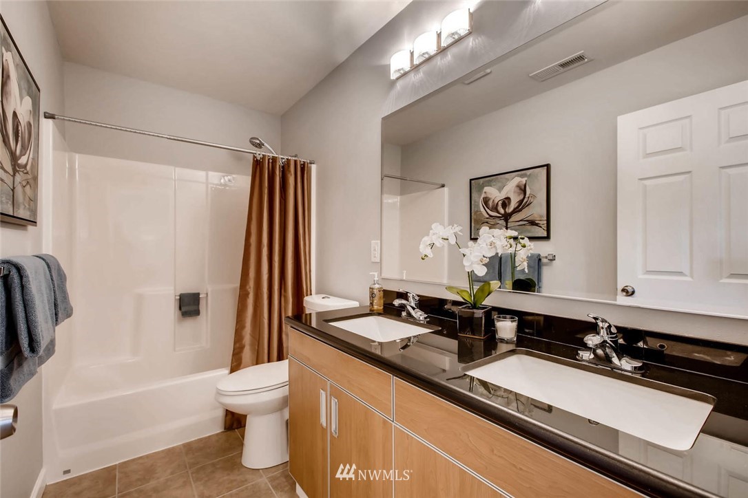 18307 121st Place Southeast Renton, WA 98058 - Photo 11 of 20 Gallery Image 11