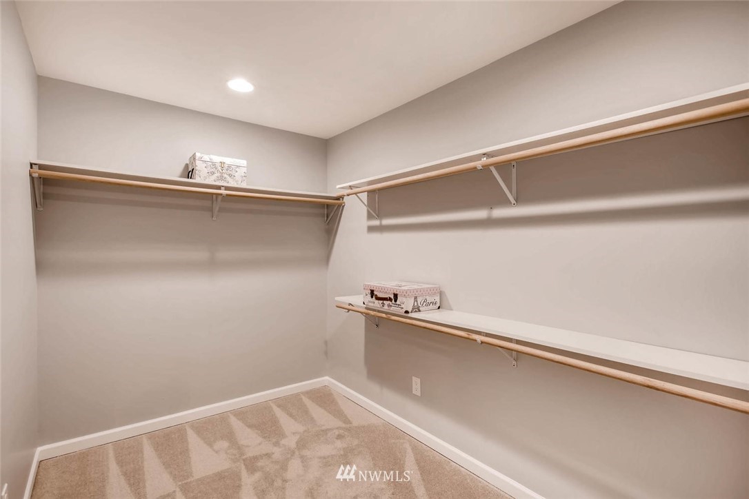 18307 121st Place Southeast Renton, WA 98058 - Photo 12 of 20 Gallery Image 12