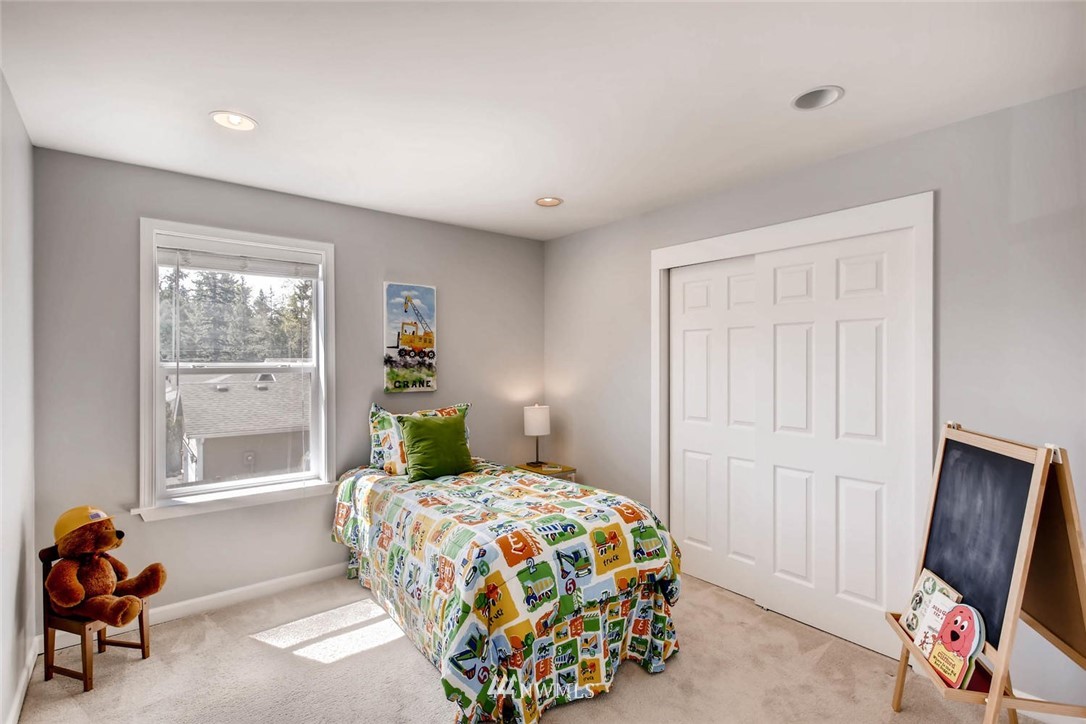 18307 121st Place Southeast Renton, WA 98058 - Photo 13 of 20 Gallery Image 13