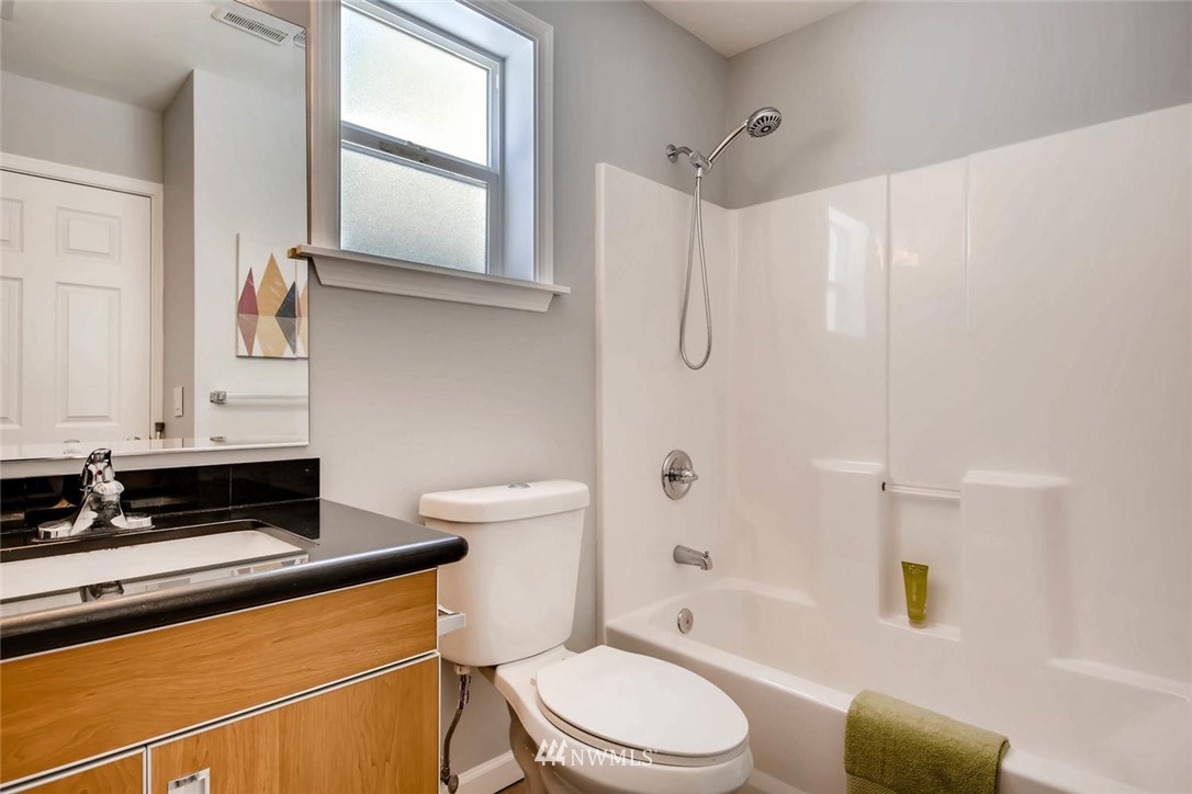 18307 121st Place Southeast Renton, WA 98058 - Photo 15 of 20 Gallery Image 15