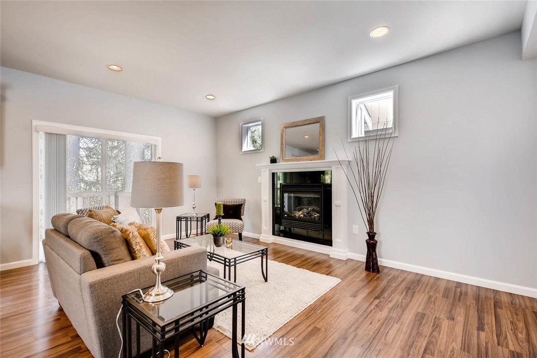 18307 121st Place Southeast Renton, WA 98058 - Photo 4 of 20 Gallery Image 4