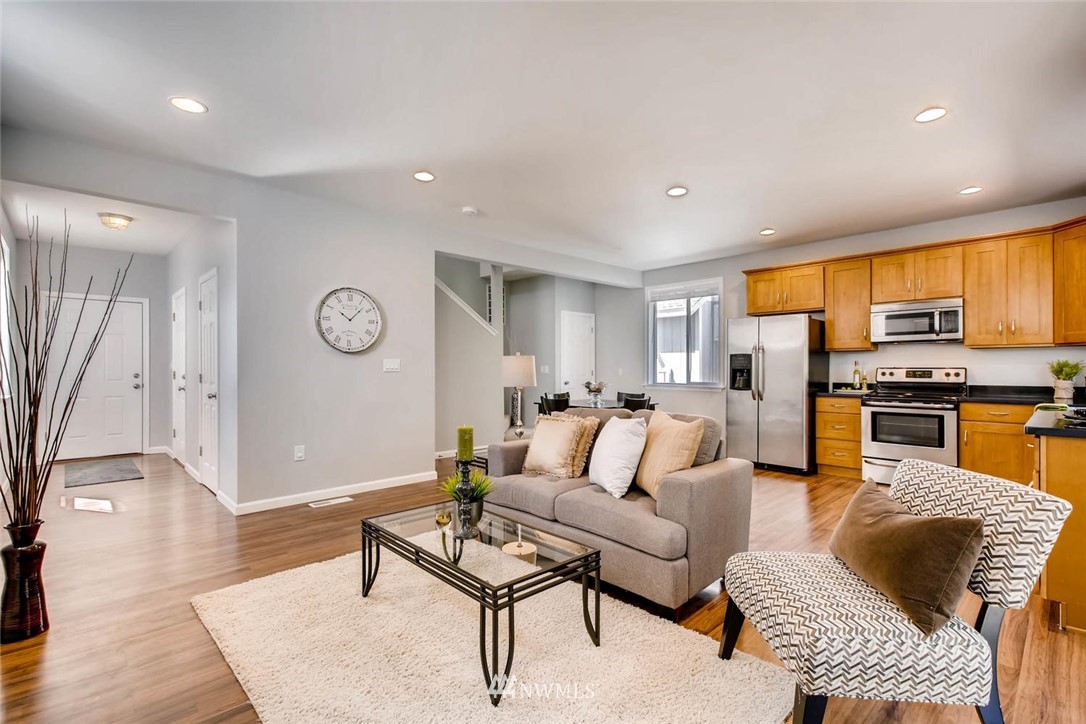 18307 121st Place Southeast Renton, WA 98058 - Photo 5 of 20 Gallery Image 5