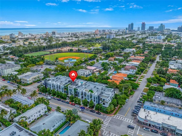 $589,900 | 1030 15th Street, Unit 306, Miami Beach, FL 33139