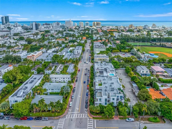 $589,900 | 1030 15th Street, Unit 306, Miami Beach, FL 33139