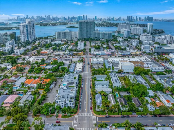 $589,900 | 1030 15th Street, Unit 306, Miami Beach, FL 33139