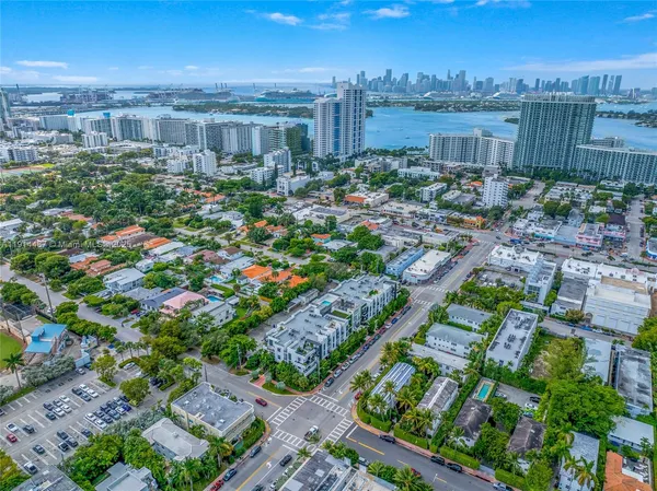 $589,900 | 1030 15th Street, Unit 306, Miami Beach, FL 33139
