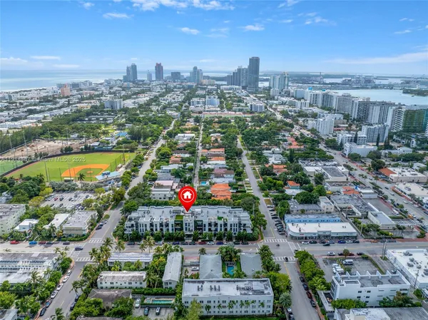 $589,900 | 1030 15th Street, Unit 306, Miami Beach, FL 33139