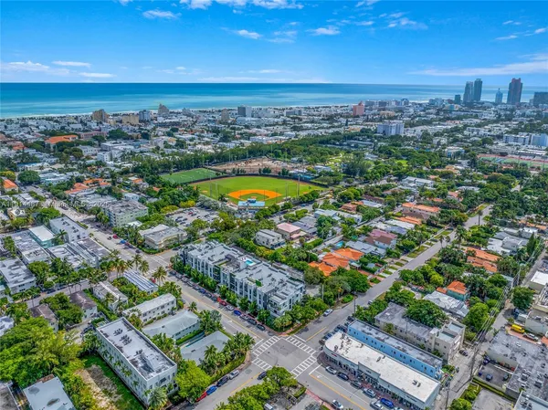 $589,900 | 1030 15th Street, Unit 306, Miami Beach, FL 33139