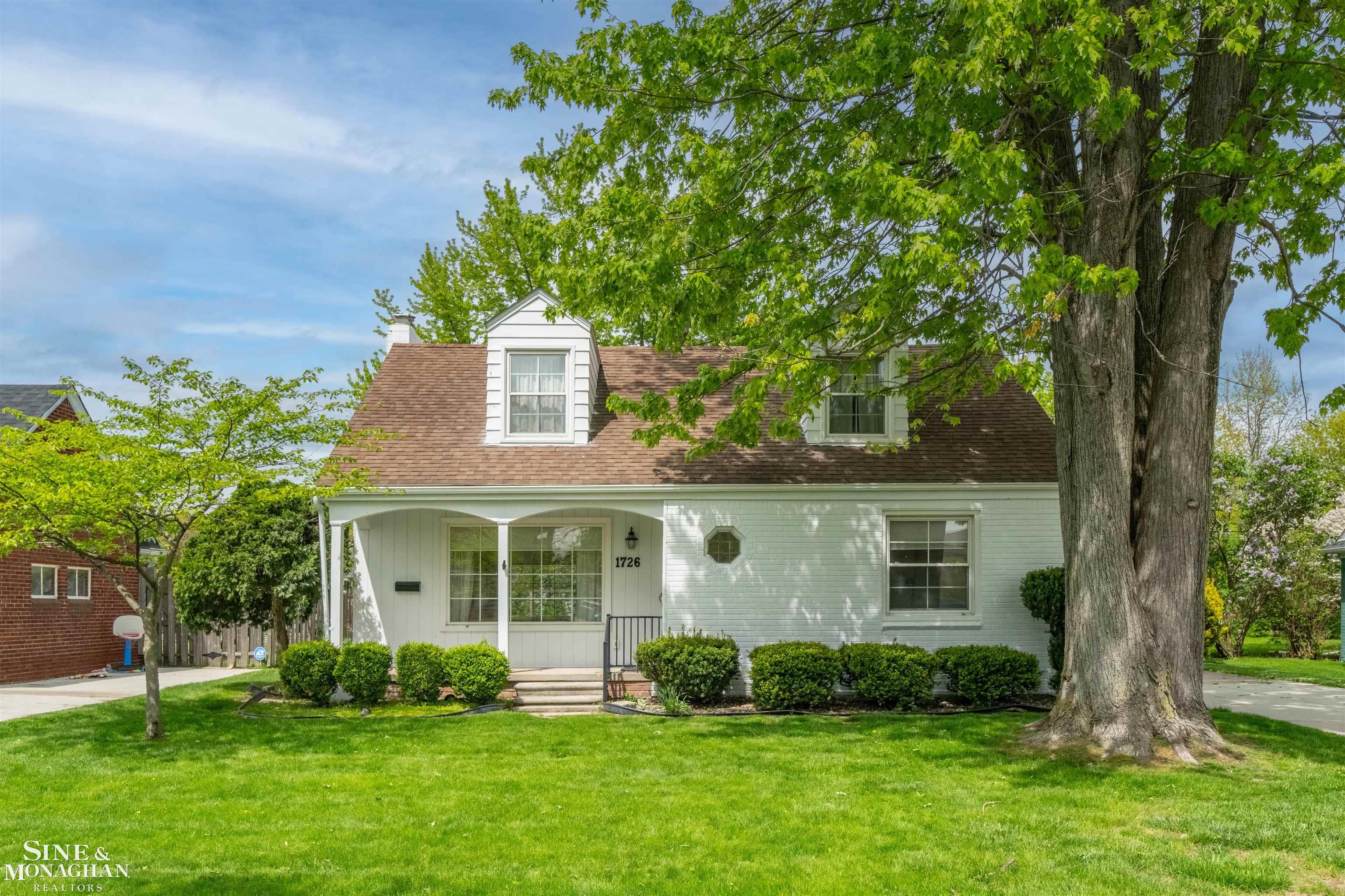 1726 Hawthorne Road Grosse Pointe Woods, MI 48236 - Photo 1 of 44