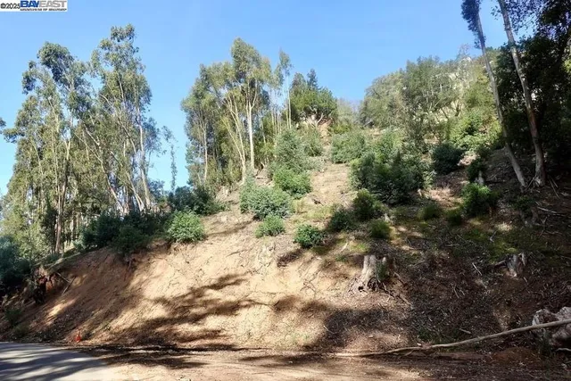 $215,000 | 7590 Skyline Boulevard, Oakland, CA 94611