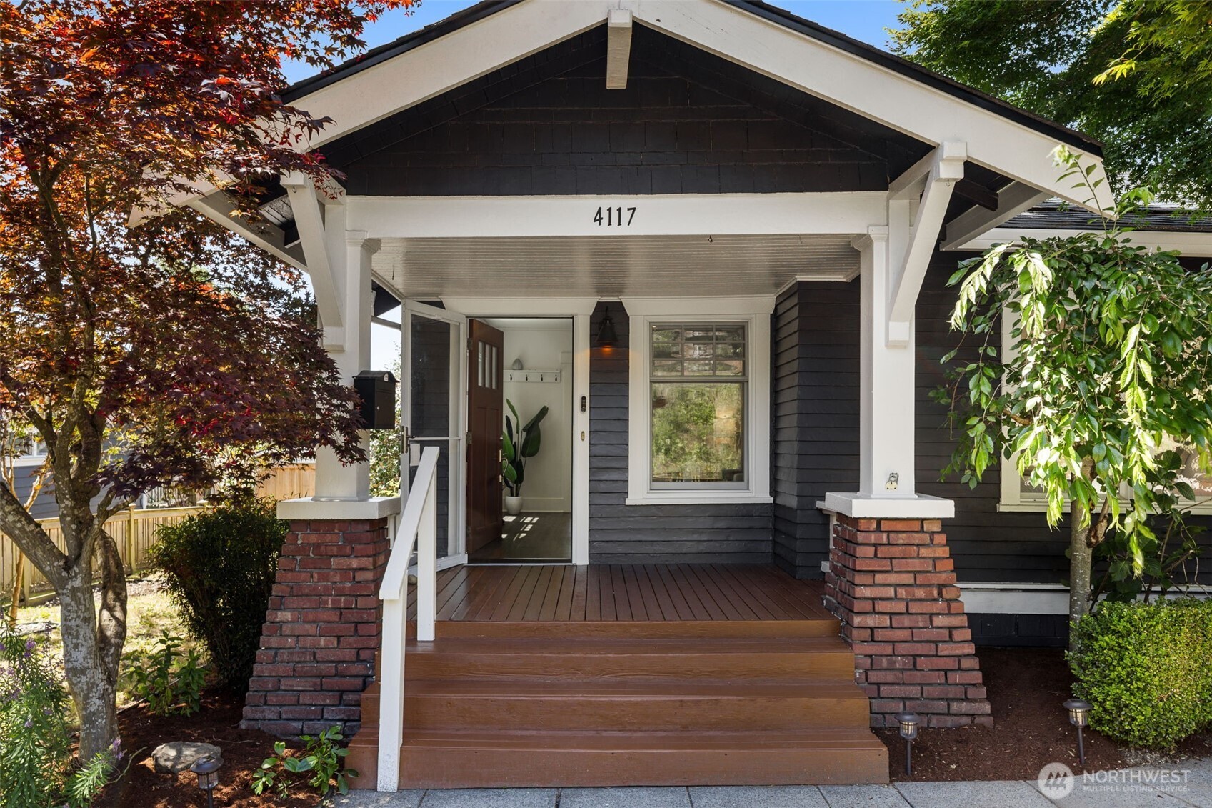 4117 45th Avenue Southwest Seattle, WA 98116 - Photo 2 of 31