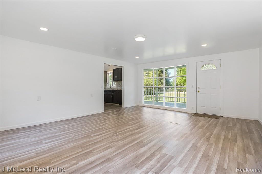 6709 South Vassar Road Vassar, MI 48768 - Photo 9 of 48