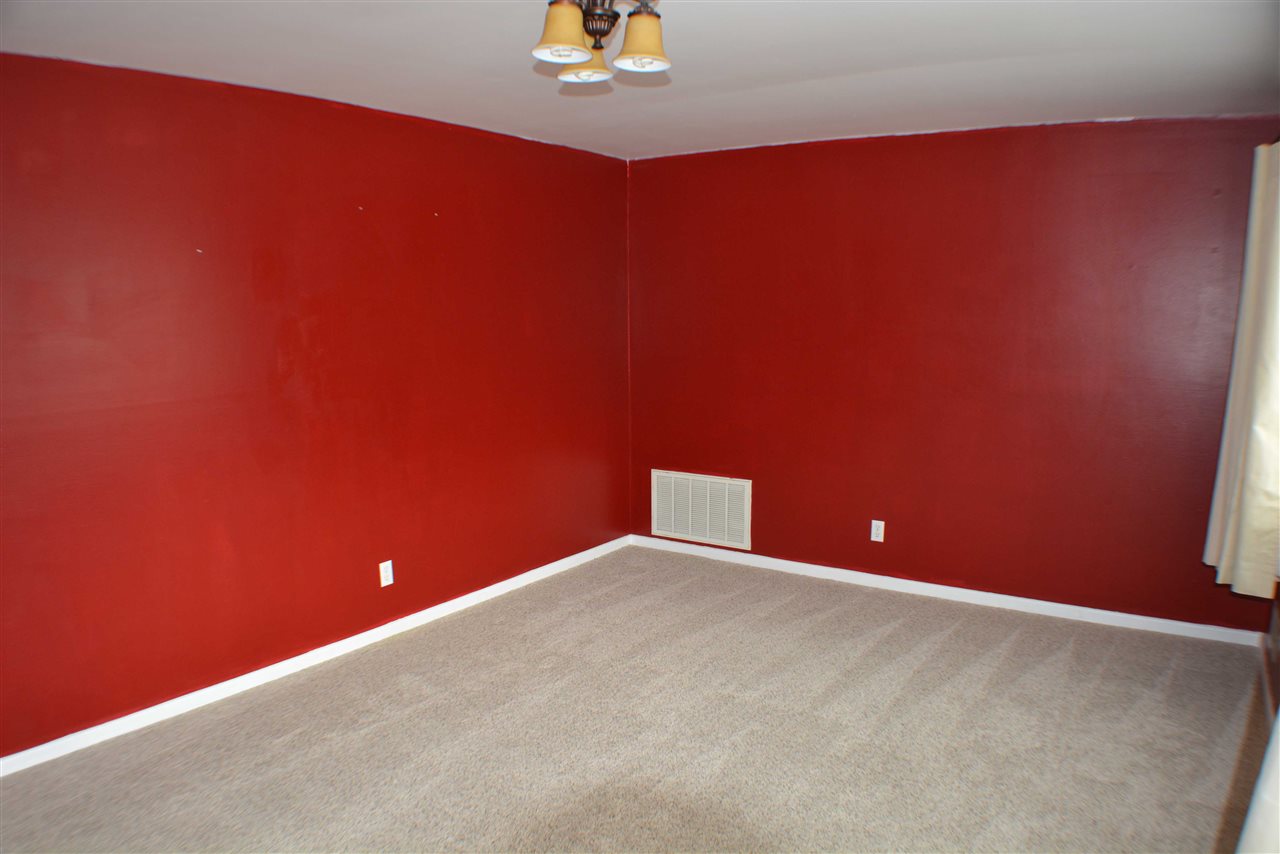 7796 West Division Road Tipton, IN 46072 - Photo 3 of 13 Gallery Image 3