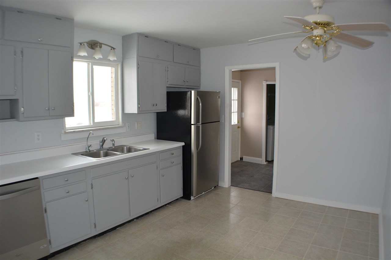 7796 West Division Road Tipton, IN 46072 - Photo 4 of 13 Gallery Image 4