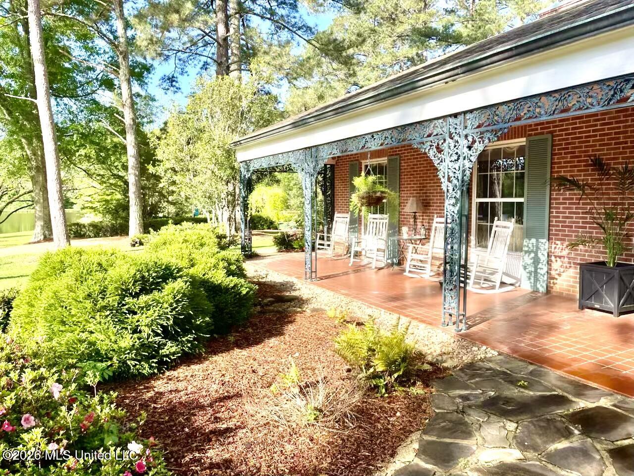 1858 East Lincoln Road Southeast Brookhaven, MS 39601 - Photo 47 of 74 Porch up close