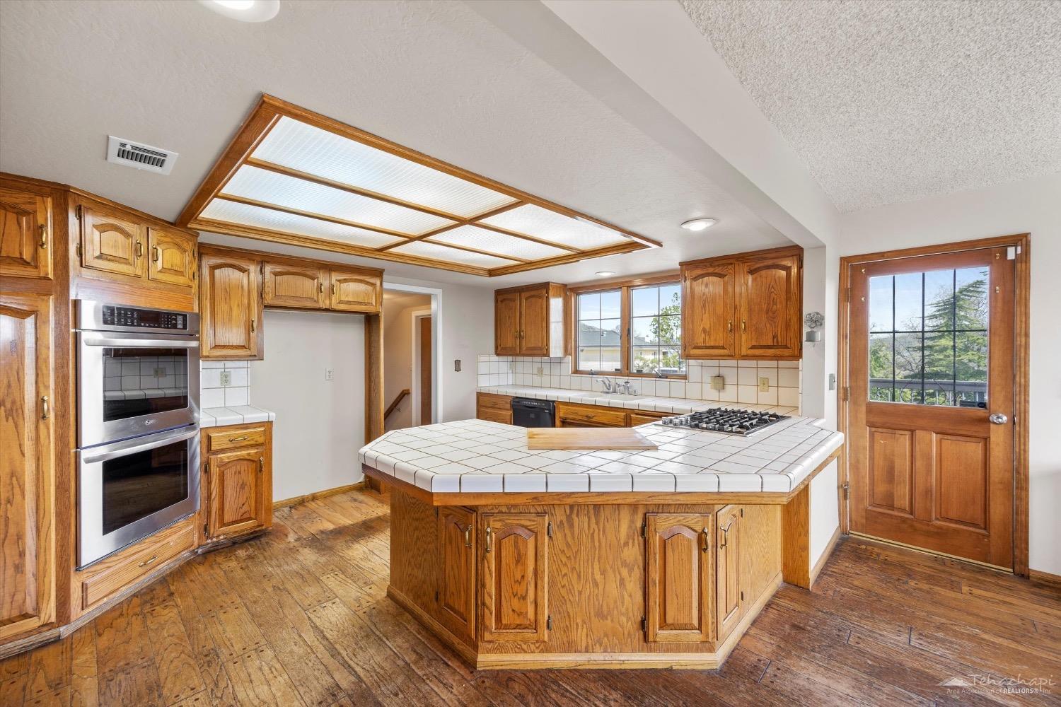 20875 Oak Street Tehachapi, CA 93561 - Photo 33 of 52 Gallery Image 33