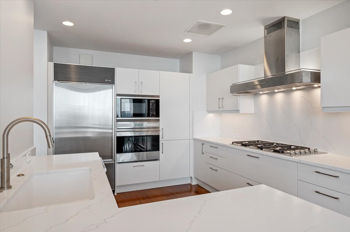 401 North Wabash Avenue, Unit 60F Chicago, IL 60611 - Photo 3 of 46