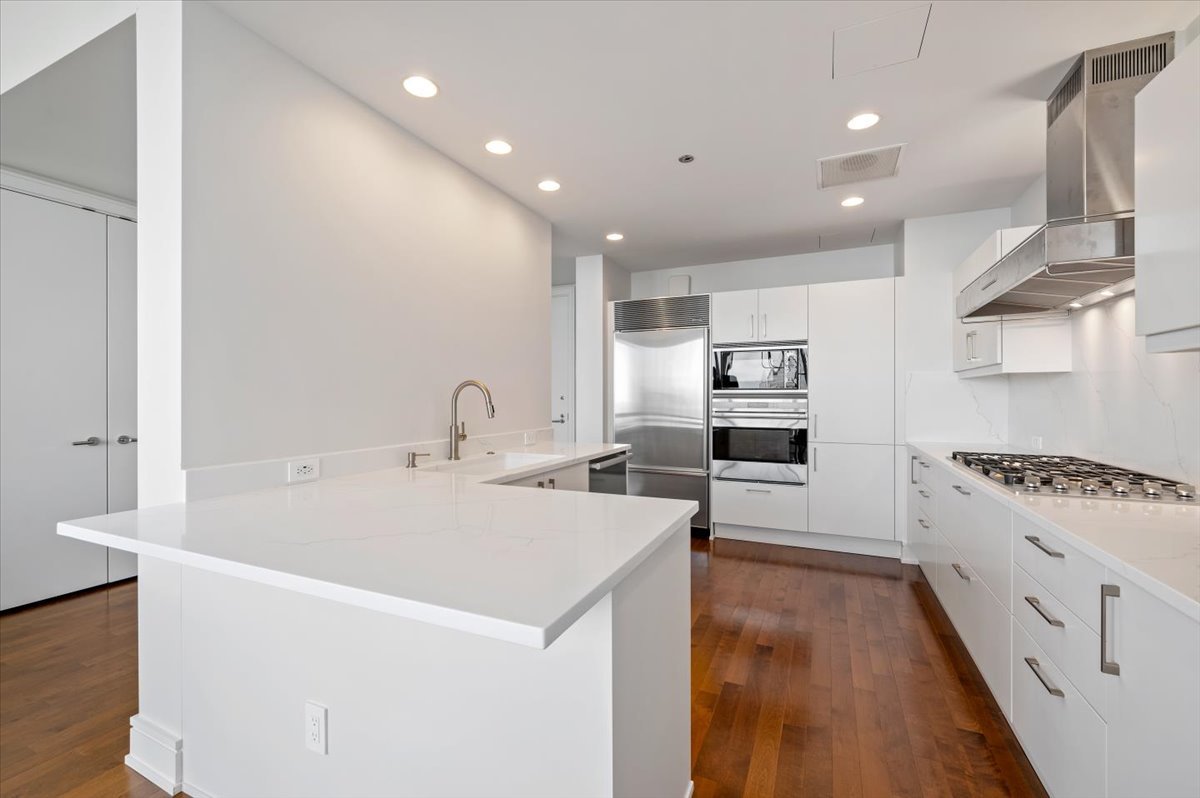 401 North Wabash Avenue, Unit 60F Chicago, IL 60611 - Photo 4 of 46