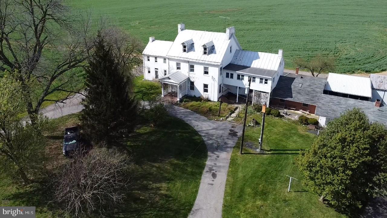 9104 Stauffer Road Walkersville, MD 21793 - Photo 2 of 17 Main house 5,521 SF 5 BR, 3 BA