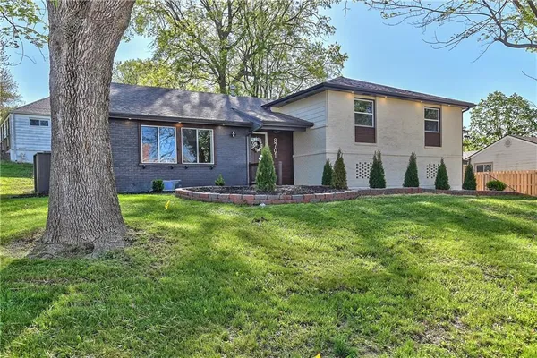 $539,000 | 8701 Ward Parkway, Kansas City, MO 64114
