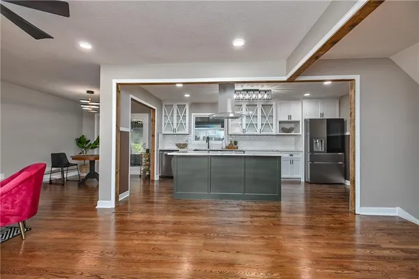 $539,000 | 8701 Ward Parkway, Kansas City, MO 64114