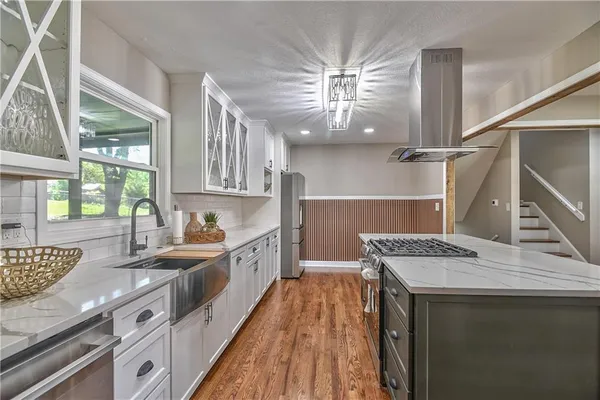 $539,000 | 8701 Ward Parkway, Kansas City, MO 64114
