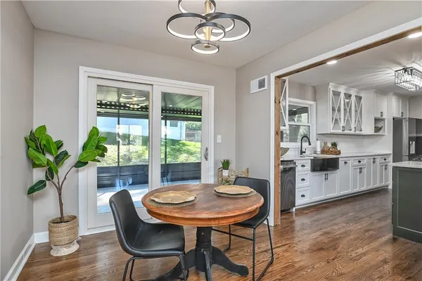 $539,000 | 8701 Ward Parkway, Kansas City, MO 64114