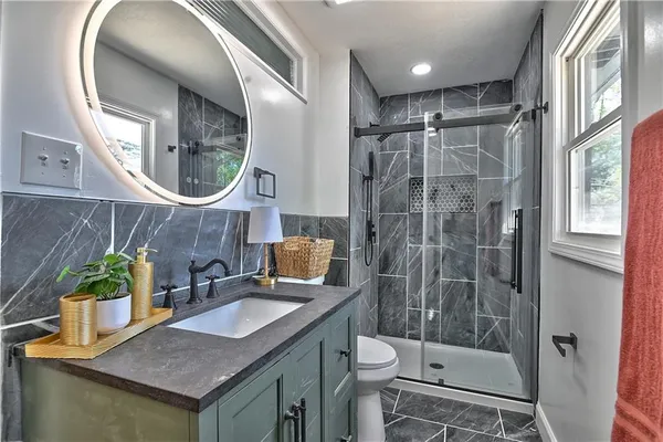 $539,000 | 8701 Ward Parkway, Kansas City, MO 64114