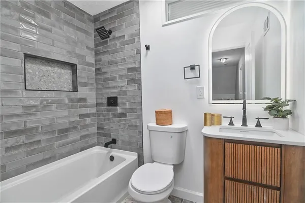 $539,000 | 8701 Ward Parkway, Kansas City, MO 64114