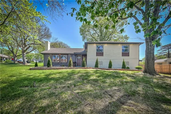 $539,000 | 8701 Ward Parkway, Kansas City, MO 64114