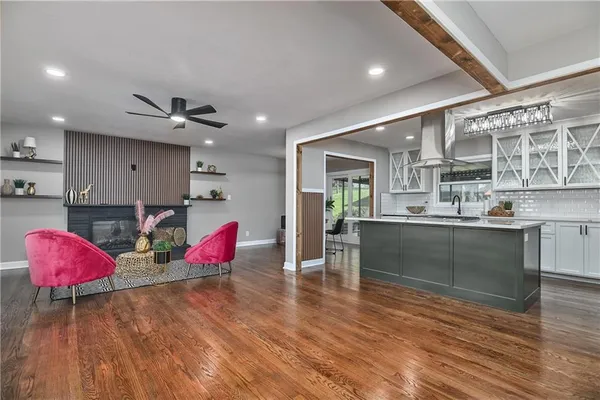 $539,000 | 8701 Ward Parkway, Kansas City, MO 64114