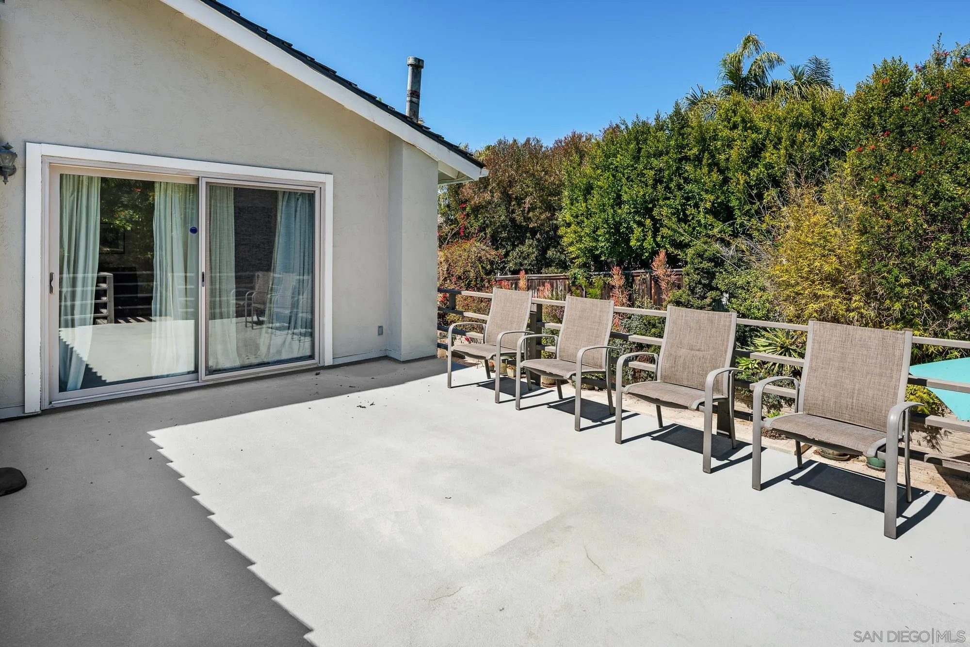 1669 Los Altos Road San Diego, CA 92109 - Photo 30 of 62 a view of a workspace with seating area