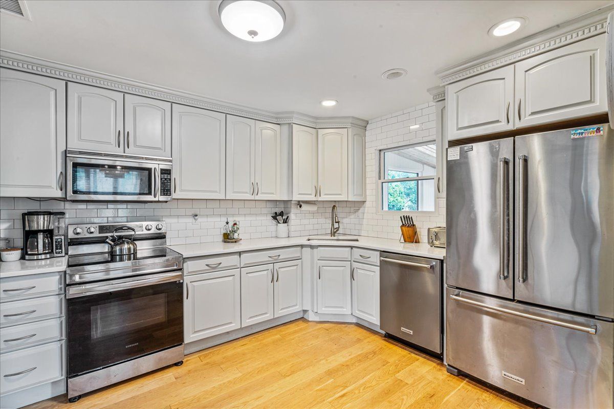 22 Howell Place Speonk, NY 11972 - Photo 12 of 36