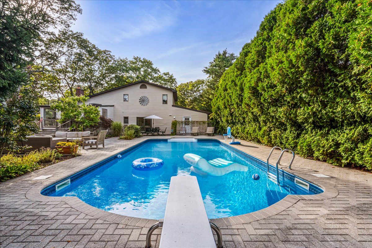 22 Howell Place Speonk, NY 11972 - Photo 2 of 36