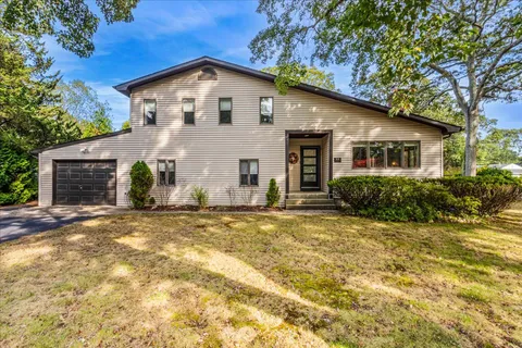 $835,000 | 22 Howell Place, Speonk, NY 11972