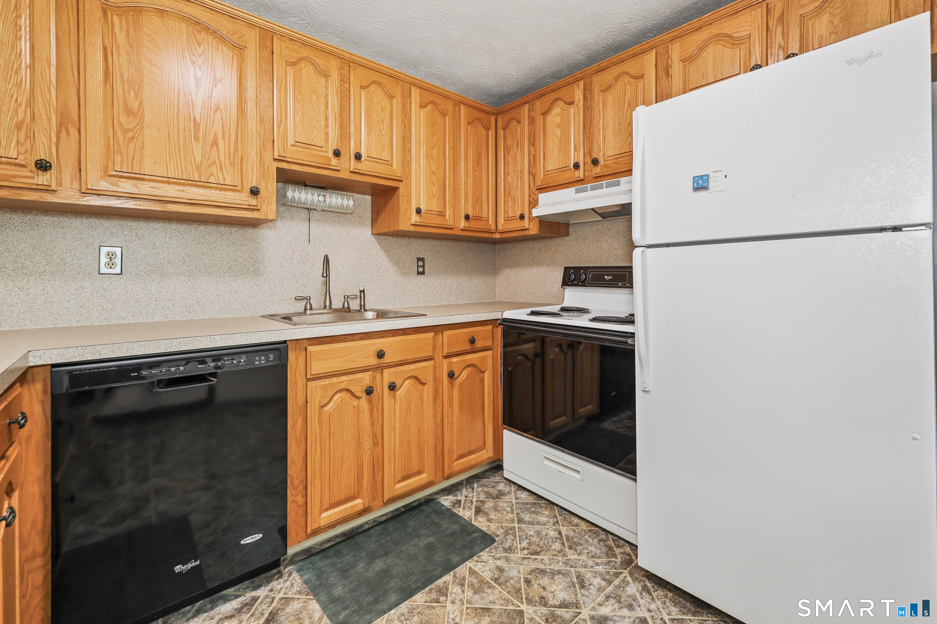 43 Rocco Drive Wolcott, CT 06716 - Photo 17 of 34